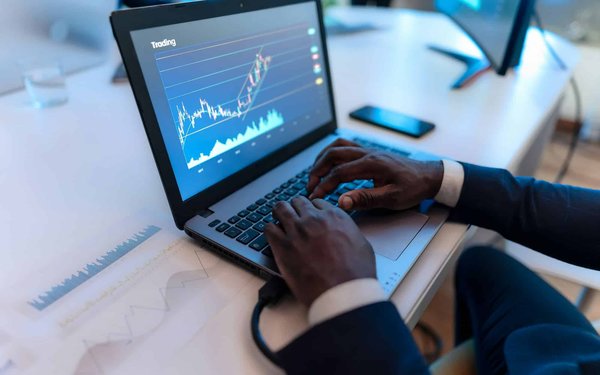 Avis sur shares : une plateforme innovante pour investir dès 1€
