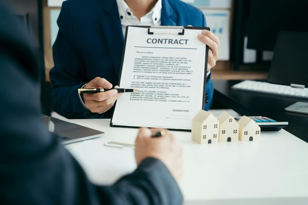 Quels sont les avantages et les risques d’investir en club deal immobilier ?